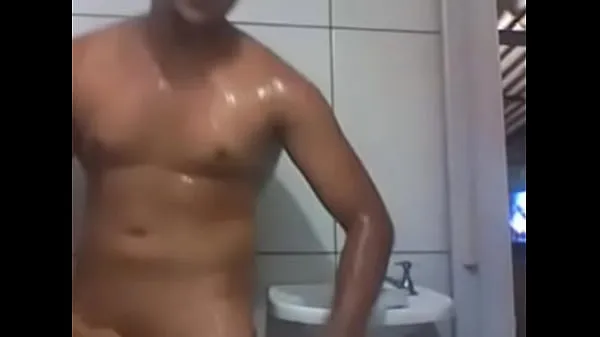 新鮮的Young man talks bitching and showers on cam溫暖的Clips