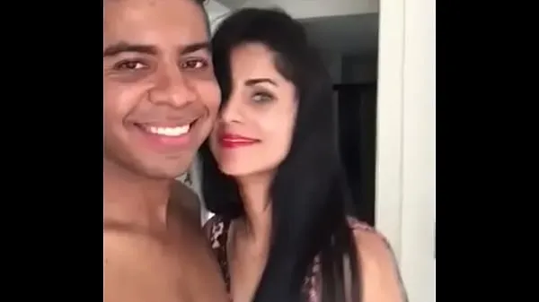 Tuoreet Punjabi girlfriend sucking dick lämmintä klippiä