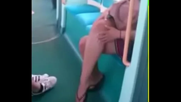 Čerstvé Candid Feet in Flip Flops Legs Face on Train Free Porn b8 teplé klipy