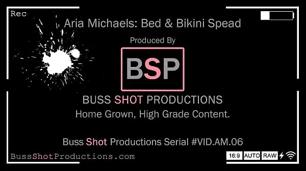 AM.06 Aria Michaels Bed & Bikini Spread Preview Klip hangat segar