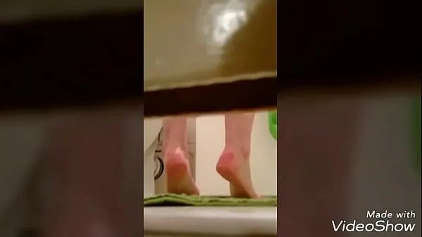 Friske Voyeur twins shower roommate spy varme klipp