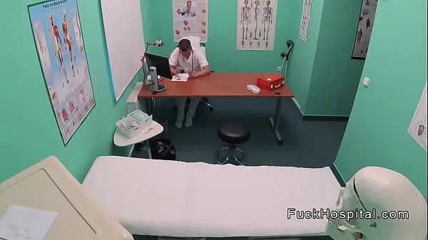 Doctor filming sex with blonde patient Klip hangat yang segar