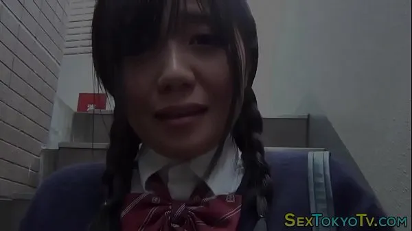 Japanese teen flashing Klip hangat segar