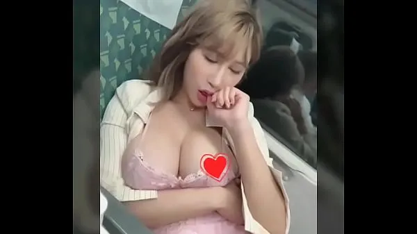Fresh 辛尤里 yui xin Taiwan model showed tits warm Clips