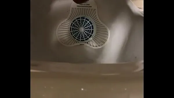 Свежие Молодой азиатский мальчик дрочит в туалете теплые клипы