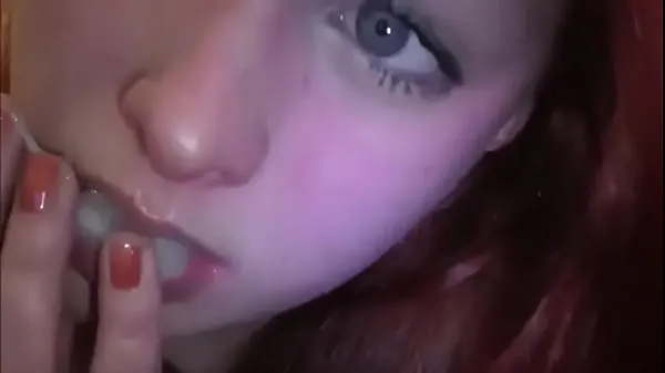 Čerstvé Married redhead playing with cum in her mouth teplé klipy