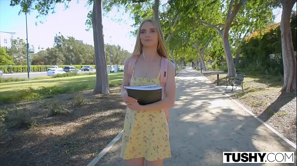 Čerstvé TUSHY Thin Blonde Student Has Unforgettable First Anal Experience teplé klipy