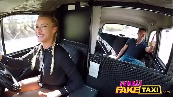 Świeże Female Fake Taxi Horny blonde driver Cherry Kiss recognises studs cock ciepłe klipy