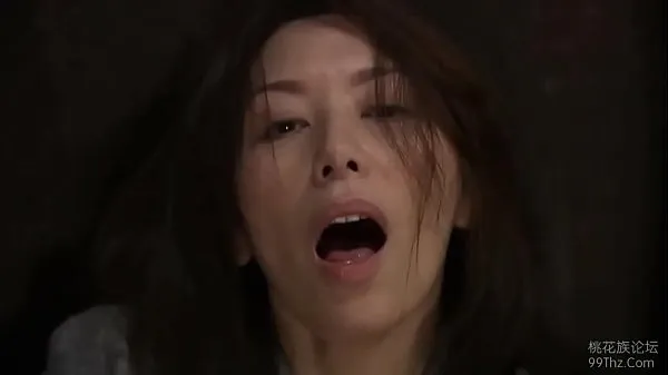 Taze Japanese wife masturbating when catching two strangers sıcak Klipler