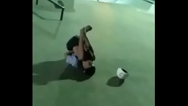 Young man sticks skateboard all the way up his ass, and reports having hemorrhoids from it Clip ấm áp mới mẻ
