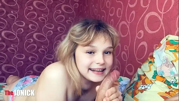 Färska Naughty Stepdaughter gives blowjob to her / cum in mouth varma klipp