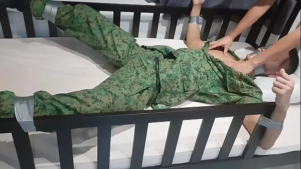 Asian Soldier Edged Klip hangat segar