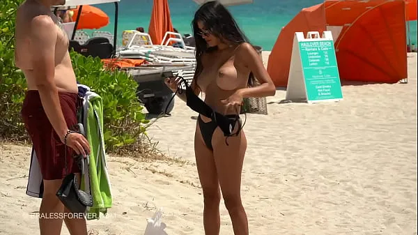 Friske Huge boob hotwife at the beach varme klipp