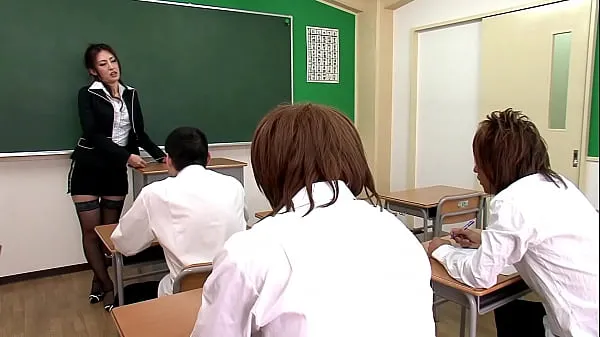 Frische Horny asian teacher fucks some of her elderly students before heading to a gangbang club warme Clips