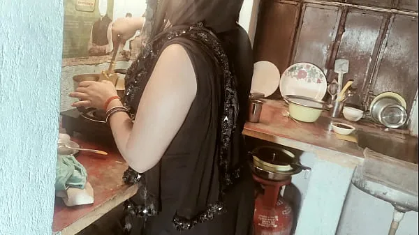 Painful Ass fucking of Muslim Bhabhi while cooking real hindi audioمقاطع دافئة جديدة